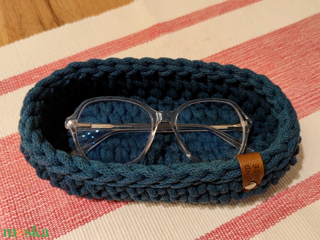 Horgolt szemüvegtartó kosár - petrol - otthon & életmód - tárolás & rendszerezés - tárolókosár - Meska.hu