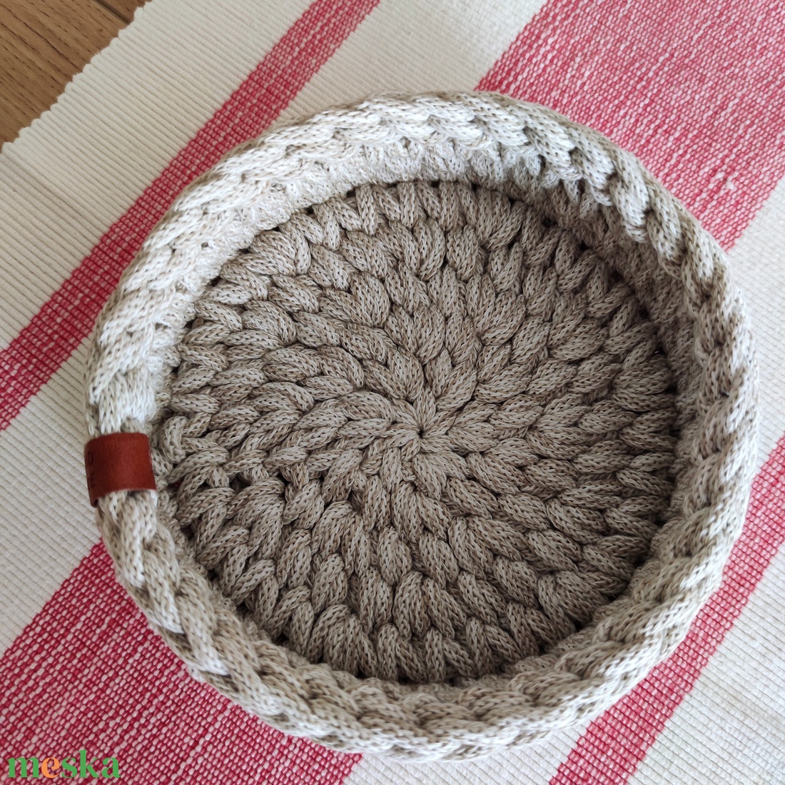 Horgolt tároló kosár - bézses cirmos - otthon & életmód - tárolás & rendszerezés - tárolókosár - Meska.hu