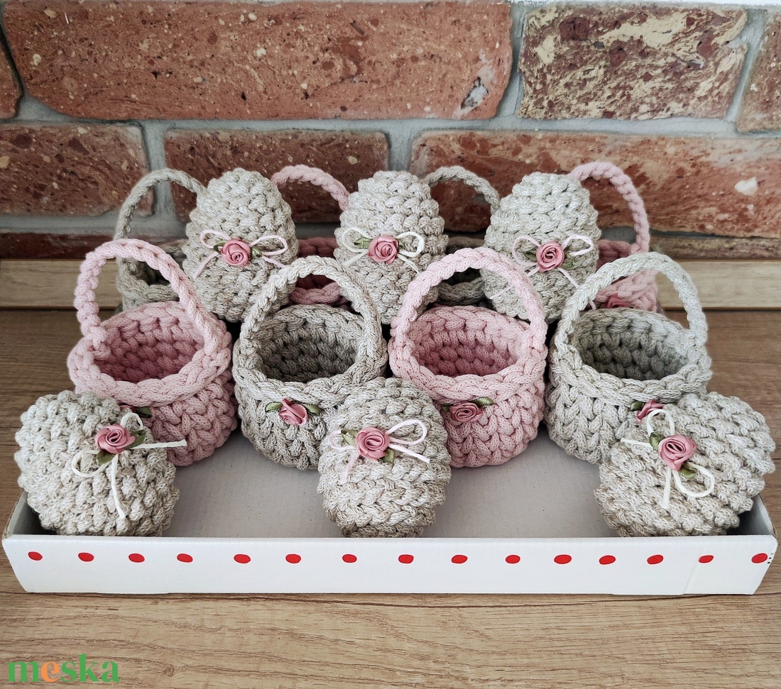 Húsvéti tojás dísz - bézs - ünnepi díszek, dekorációk - húsvéti díszek és dekorációk - húsvéti tojás, hímestojás - Meska.hu