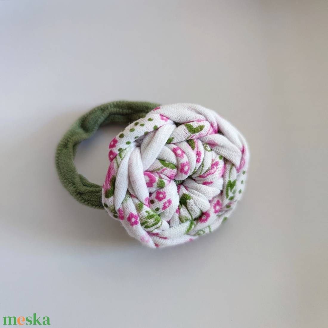 Hajgumi horgolt virággal - ruha & divat - hajdísz & hajcsat - hajgumi - Meska.hu