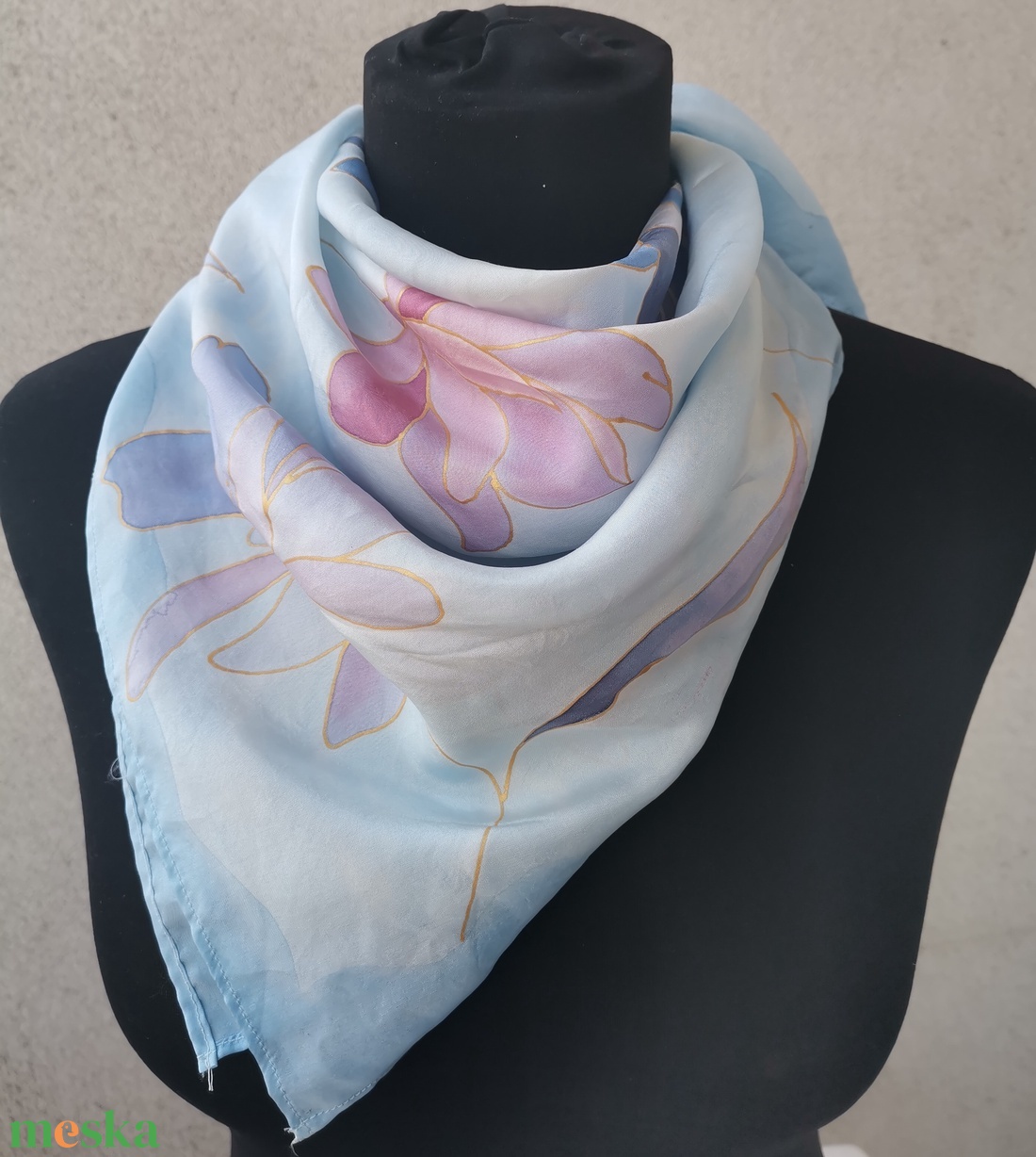 Kék lila absztrakt virágmintás selyemkendő - ruha & divat - sál, sapka, kendő - kendő - Meska.hu