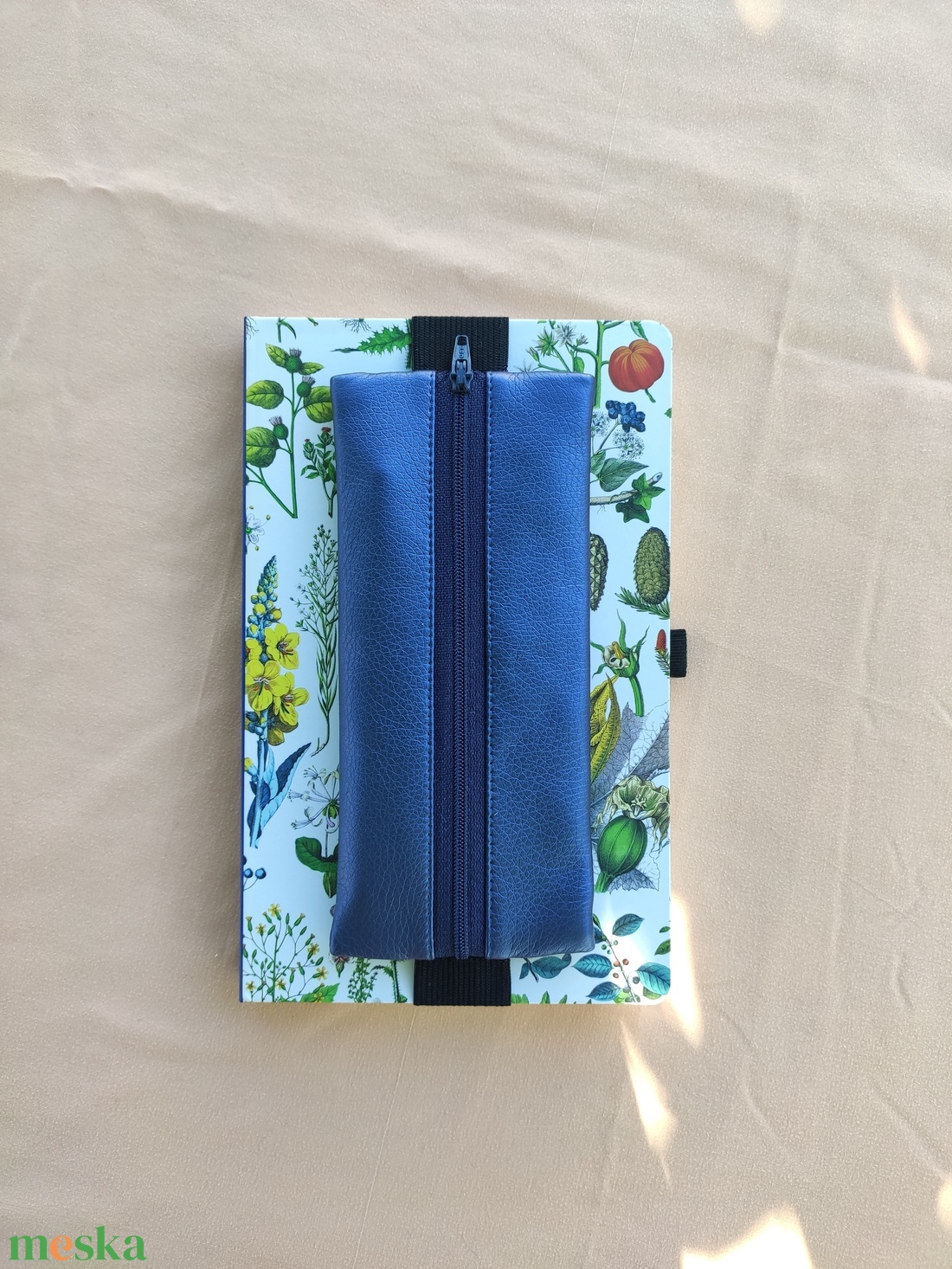 Tolltartó - otthon & életmód - papír, írószer - tolltartó & ceruzatekercs - Meska.hu