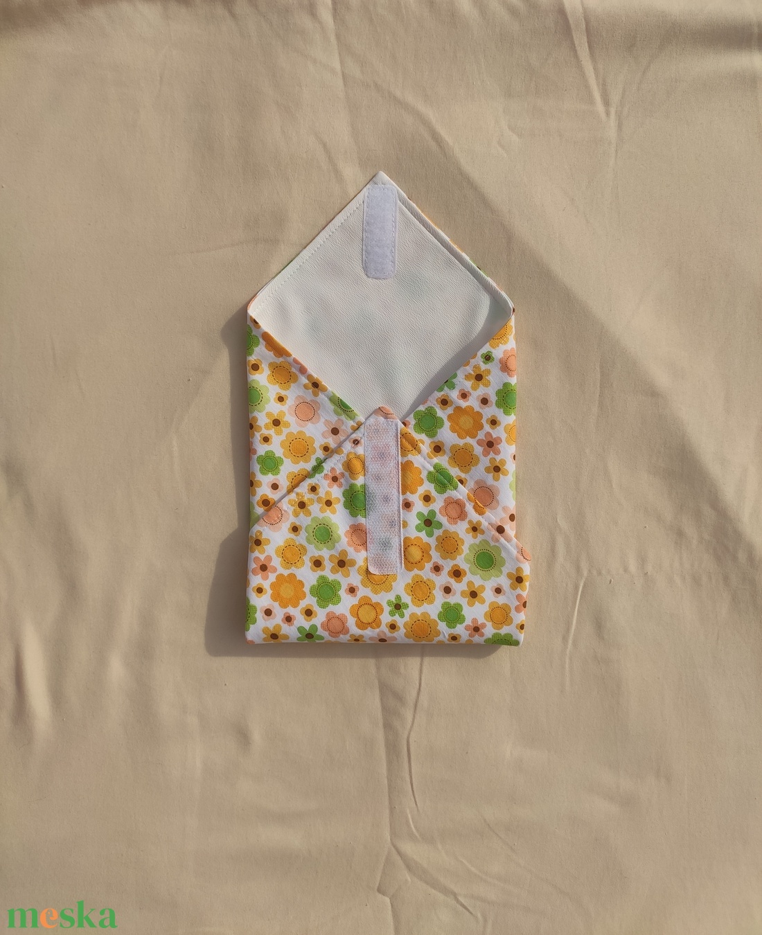 Újraszalvéta virágos  - táska & tok - uzsonna- & ebéd tartó - szendvics csomagoló - Meska.hu