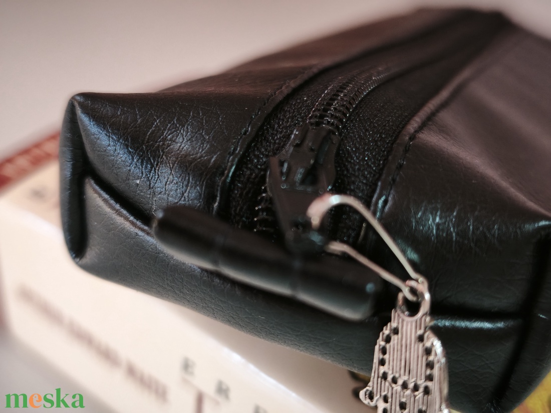 Tolltartó - otthon & életmód - papír, írószer - tolltartó & ceruzatekercs - Meska.hu