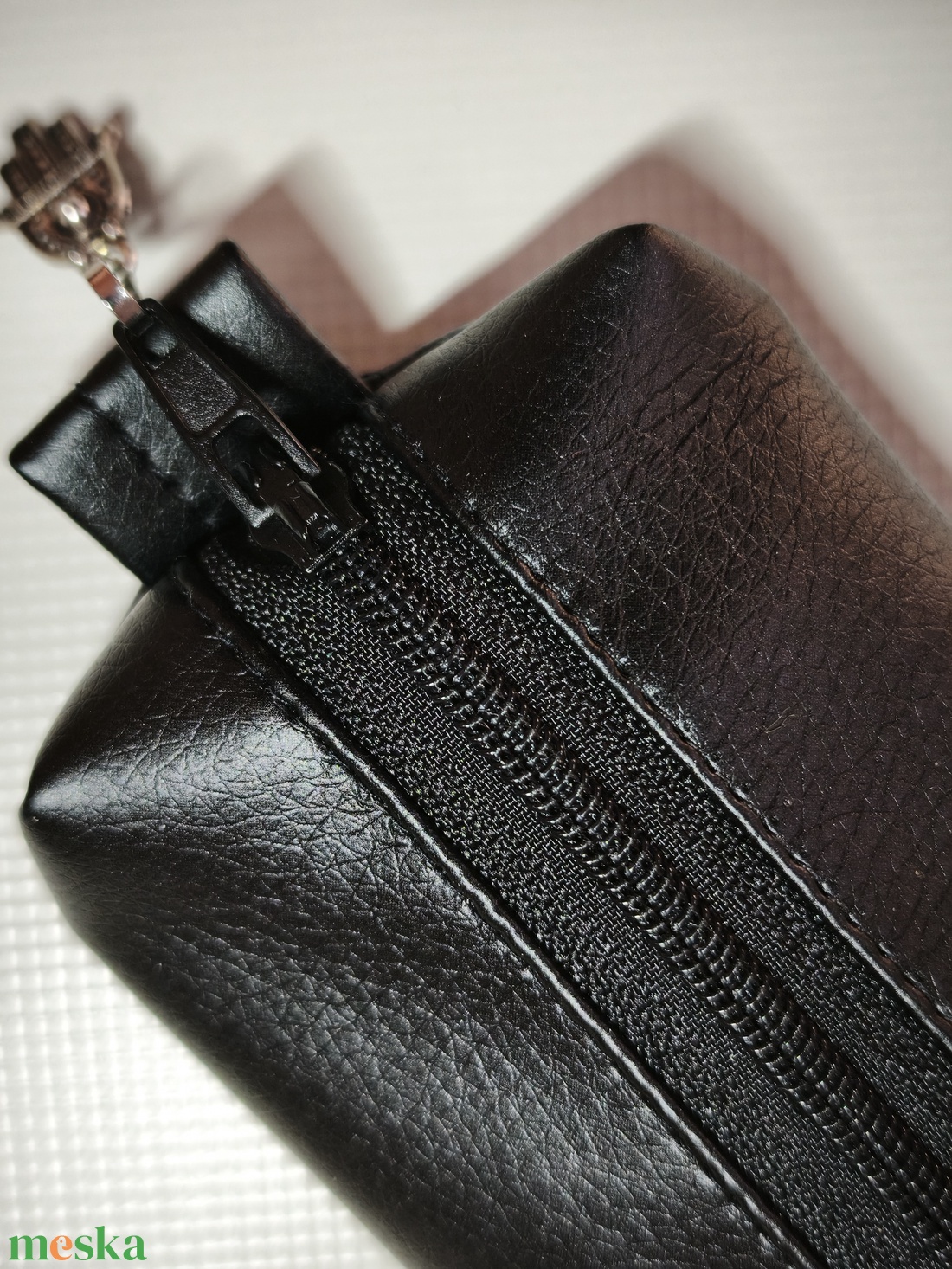 Tolltartó - otthon & életmód - papír, írószer - tolltartó & ceruzatekercs - Meska.hu