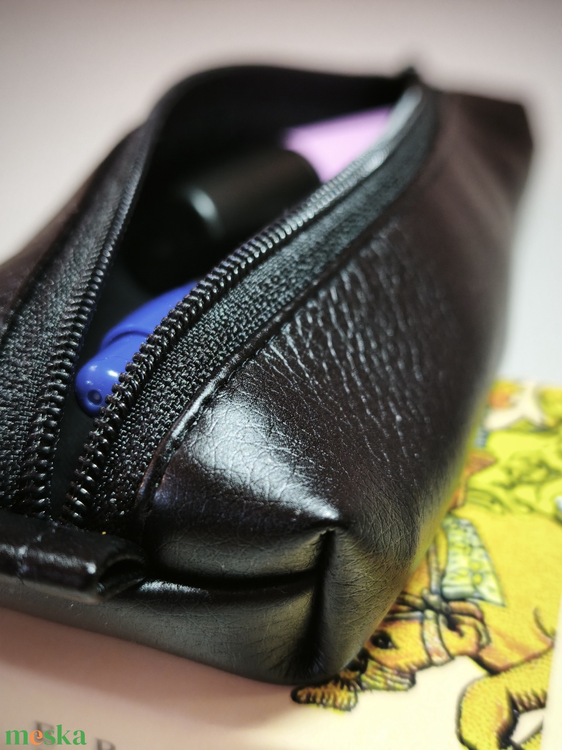 Tolltartó - otthon & életmód - papír, írószer - tolltartó & ceruzatekercs - Meska.hu