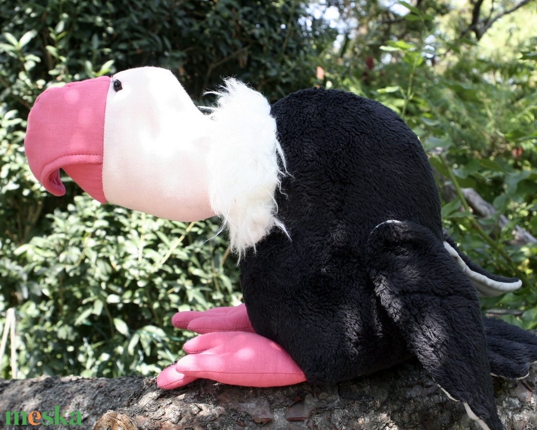 Kondorkeselyű, Szomorú, öreg, kopasz dögevő - játék & sport - plüssállat & játékfigura - madár - Meska.hu