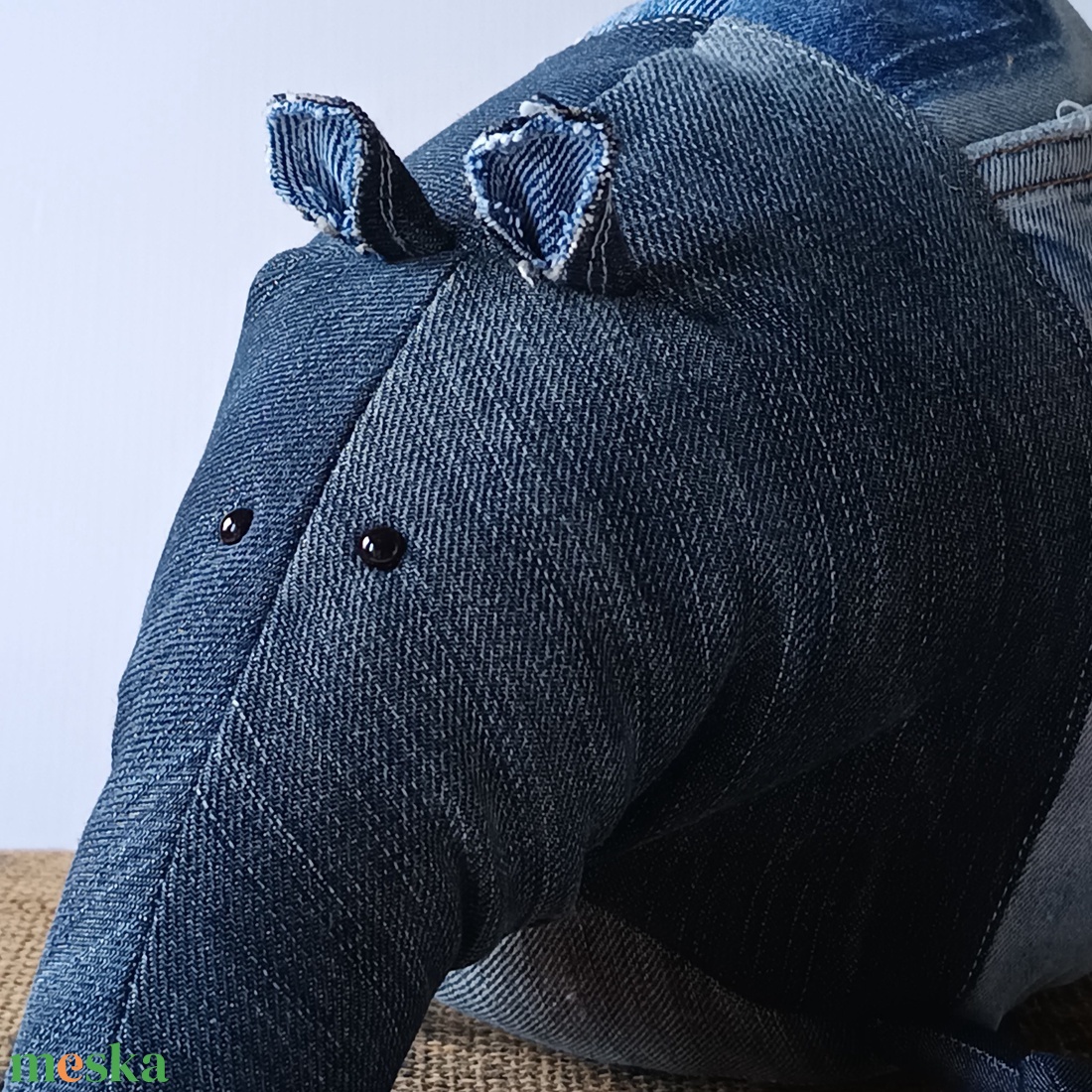 Az Egyik Tapír (mert van egy másik is), Újrahasznosított Farmertapír, Nadrágokból készített kövér növényevő - játék & sport - plüssállat & játékfigura - más figura - Meska.hu Az Egyik Tapír (mert van egy másik is), Újrahasznosított Farmertapír, Nadrágokból készített kövér növényevő - játék & sport - plüssállat & játékfigura - más figura - Meska.hu