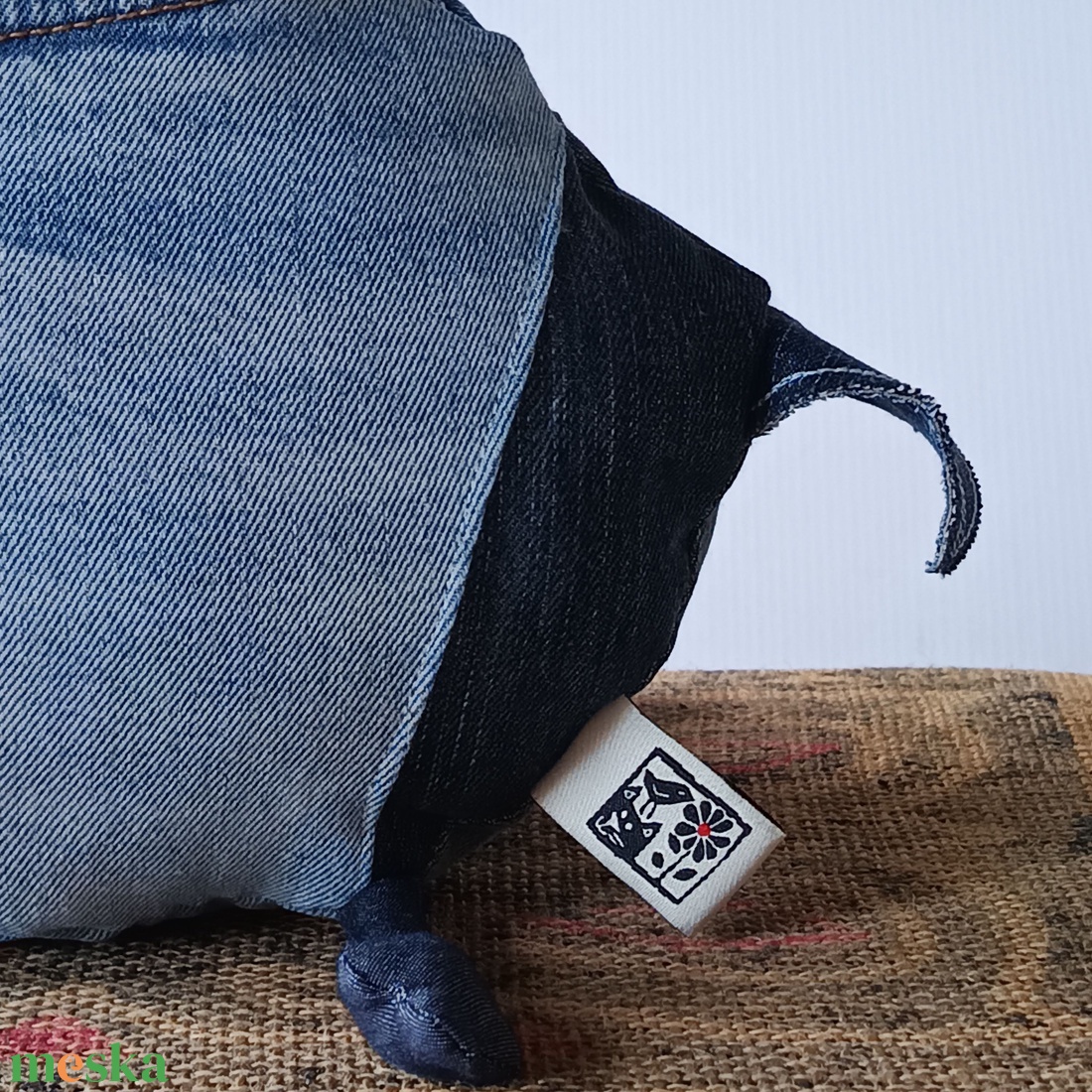 Az Egyik Tapír (mert van egy másik is), Újrahasznosított Farmertapír, Nadrágokból készített kövér növényevő - játék & sport - plüssállat & játékfigura - más figura - Meska.hu Az Egyik Tapír (mert van egy másik is), Újrahasznosított Farmertapír, Nadrágokból készített kövér növényevő - játék & sport - plüssállat & játékfigura - más figura - Meska.hu