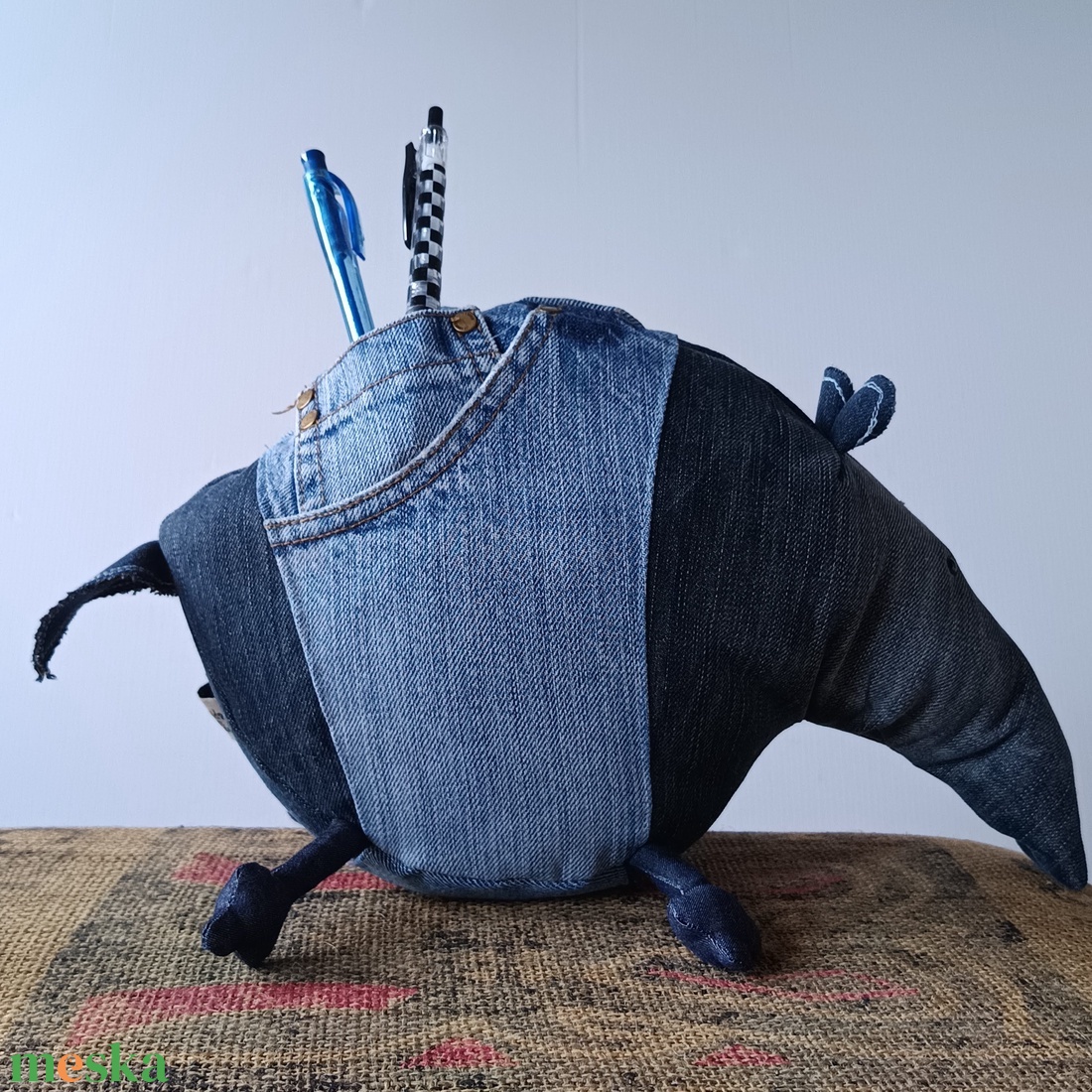 A Másik Tapír (mert még egy van), Újrahasznosított Farmertapír, Nadrágokból készített kövér növényevő - játék & sport - plüssállat & játékfigura - más figura - Meska.hu A Másik Tapír (mert még egy van), Újrahasznosított Farmertapír, Nadrágokból készített kövér növényevő - játék & sport - plüssállat & játékfigura - más figura - Meska.hu