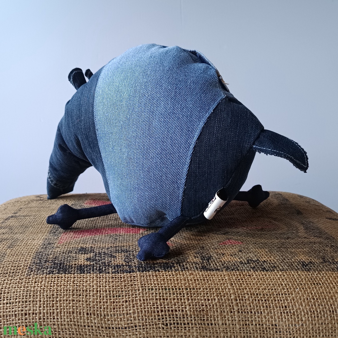 A Másik Tapír (mert még egy van), Újrahasznosított Farmertapír, Nadrágokból készített kövér növényevő - játék & sport - plüssállat & játékfigura - más figura - Meska.hu A Másik Tapír (mert még egy van), Újrahasznosított Farmertapír, Nadrágokból készített kövér növényevő - játék & sport - plüssállat & játékfigura - más figura - Meska.hu