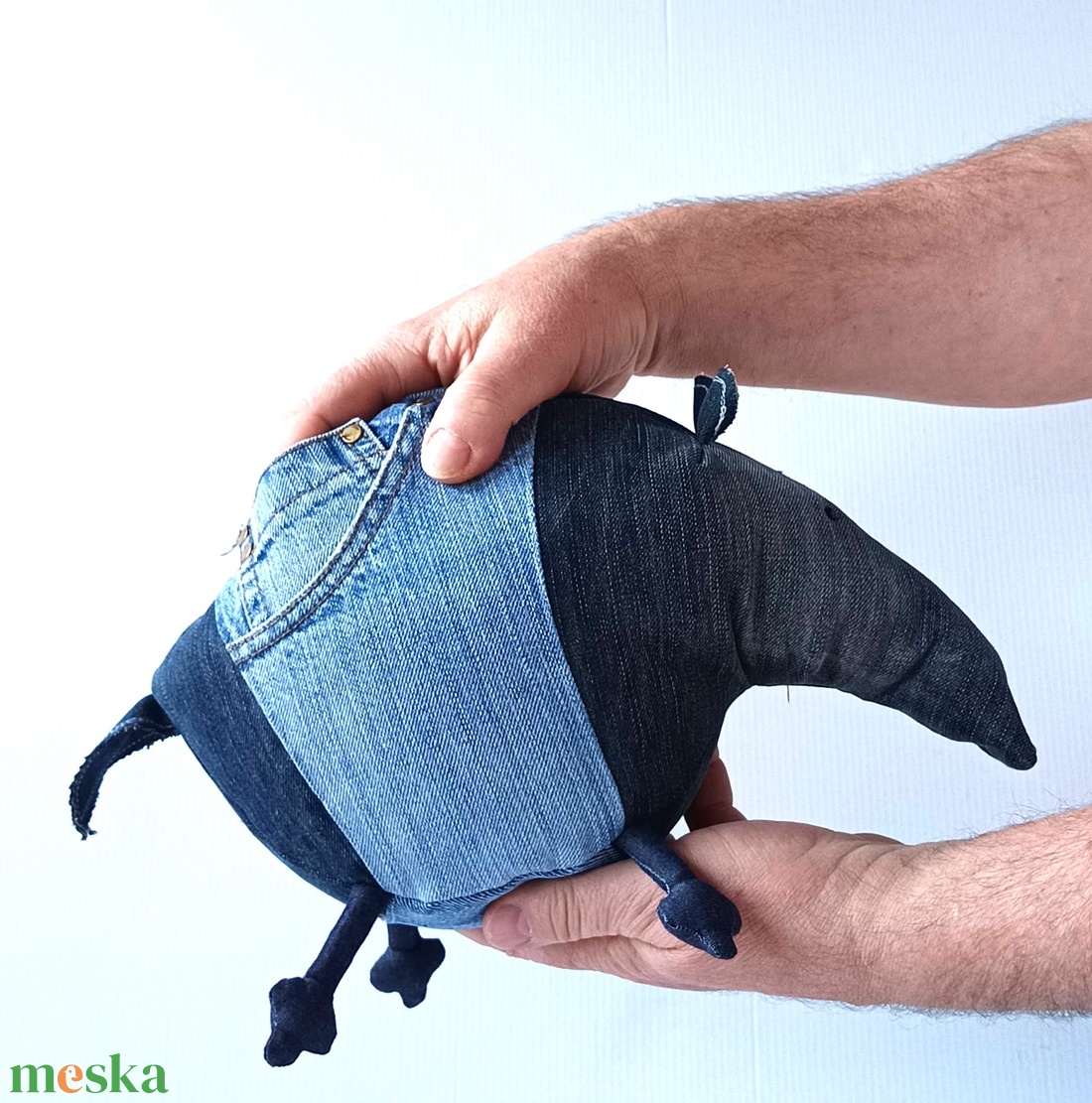 A Másik Tapír (mert még egy van), Újrahasznosított Farmertapír, Nadrágokból készített kövér növényevő - játék & sport - plüssállat & játékfigura - más figura - Meska.hu A Másik Tapír (mert még egy van), Újrahasznosított Farmertapír, Nadrágokból készített kövér növényevő - játék & sport - plüssállat & játékfigura - más figura - Meska.hu