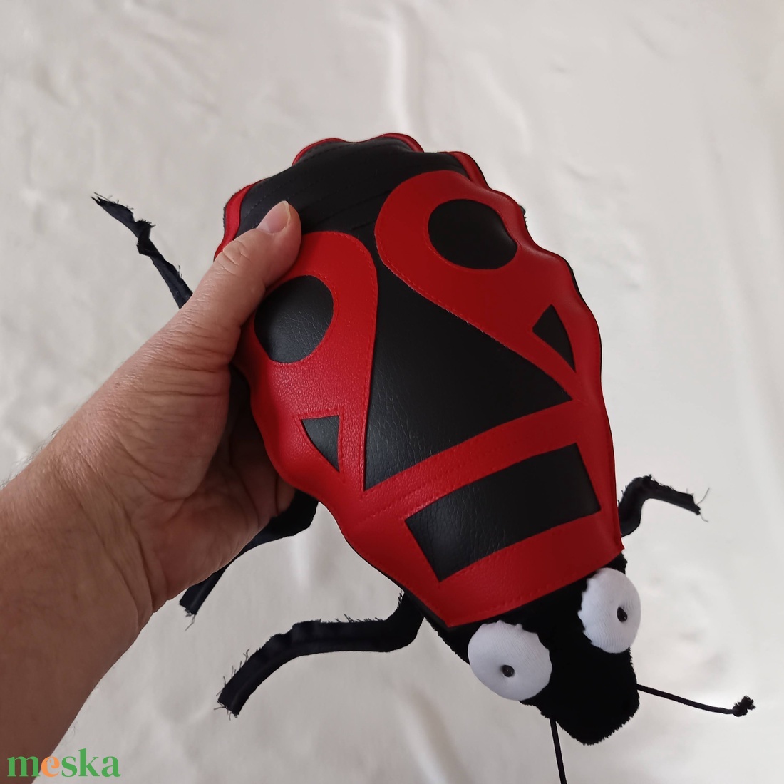 Verőköltő Bodobács avagy tűzi poloska, Bájos piros-fekete bogár - játék & sport - plüssállat & játékfigura - más figura - Meska.hu