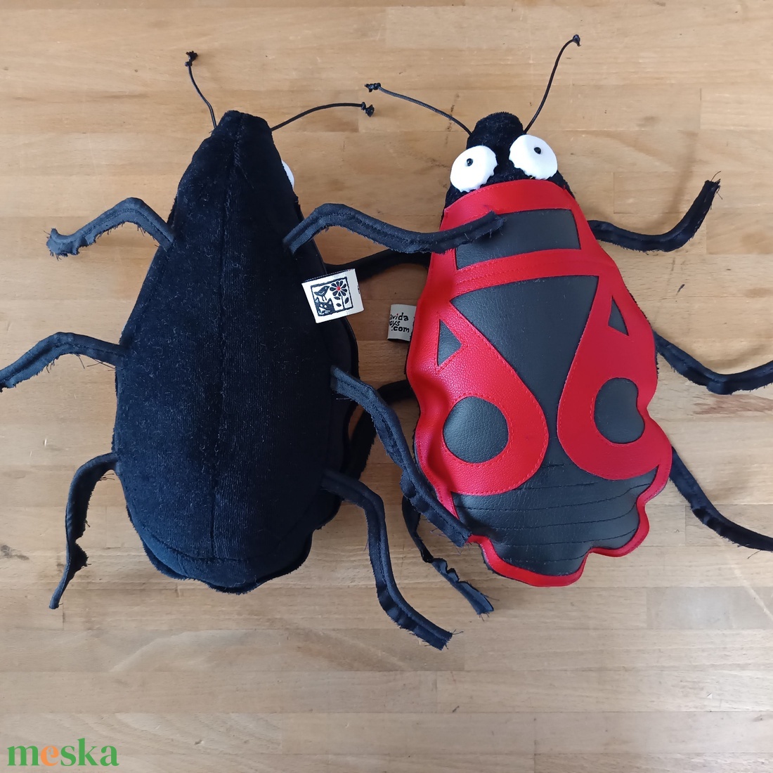 Verőköltő Bodobács avagy tűzi poloska, Bájos piros-fekete bogár - játék & sport - plüssállat & játékfigura - más figura - Meska.hu