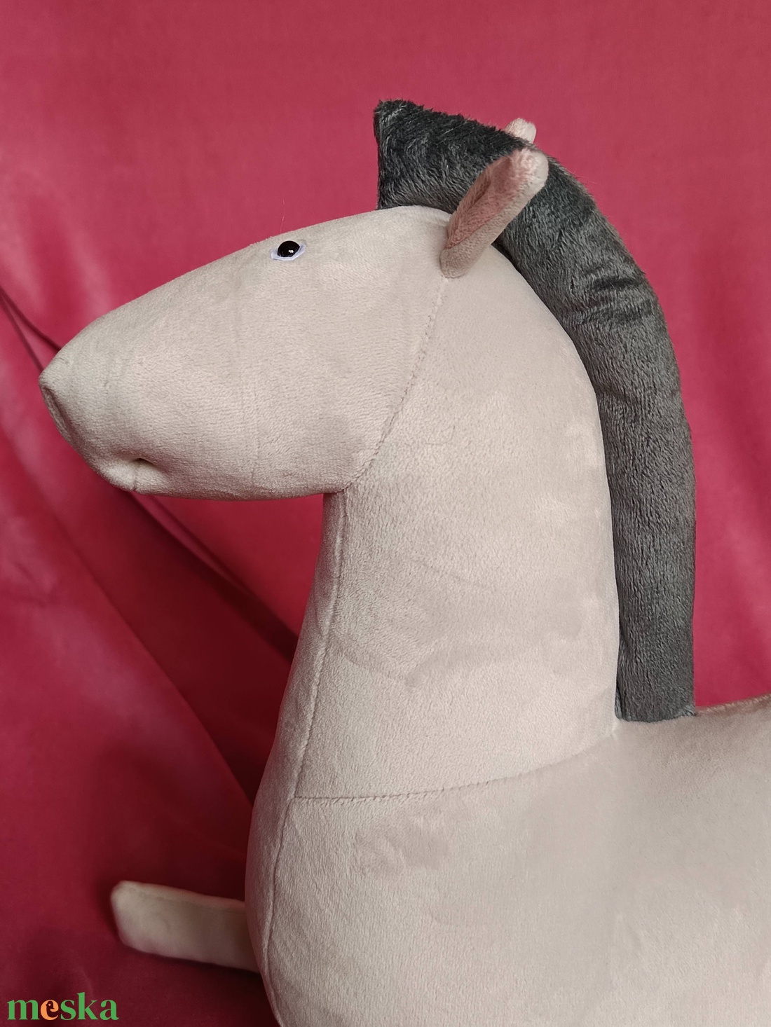 Kiscsikó, Paripa vagy Lovacska, kinek mi, mindenesetre szürke pihe-puha plüss ló - játék & sport - plüssállat & játékfigura - ló - Meska.hu