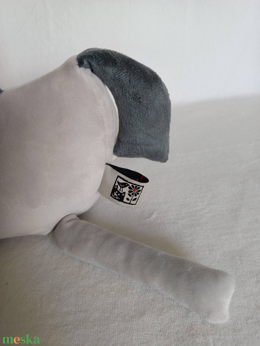 Kiscsikó, Paripa vagy Lovacska, kinek mi, mindenesetre szürke pihe-puha plüss ló - játék & sport - plüssállat & játékfigura - ló - Meska.hu