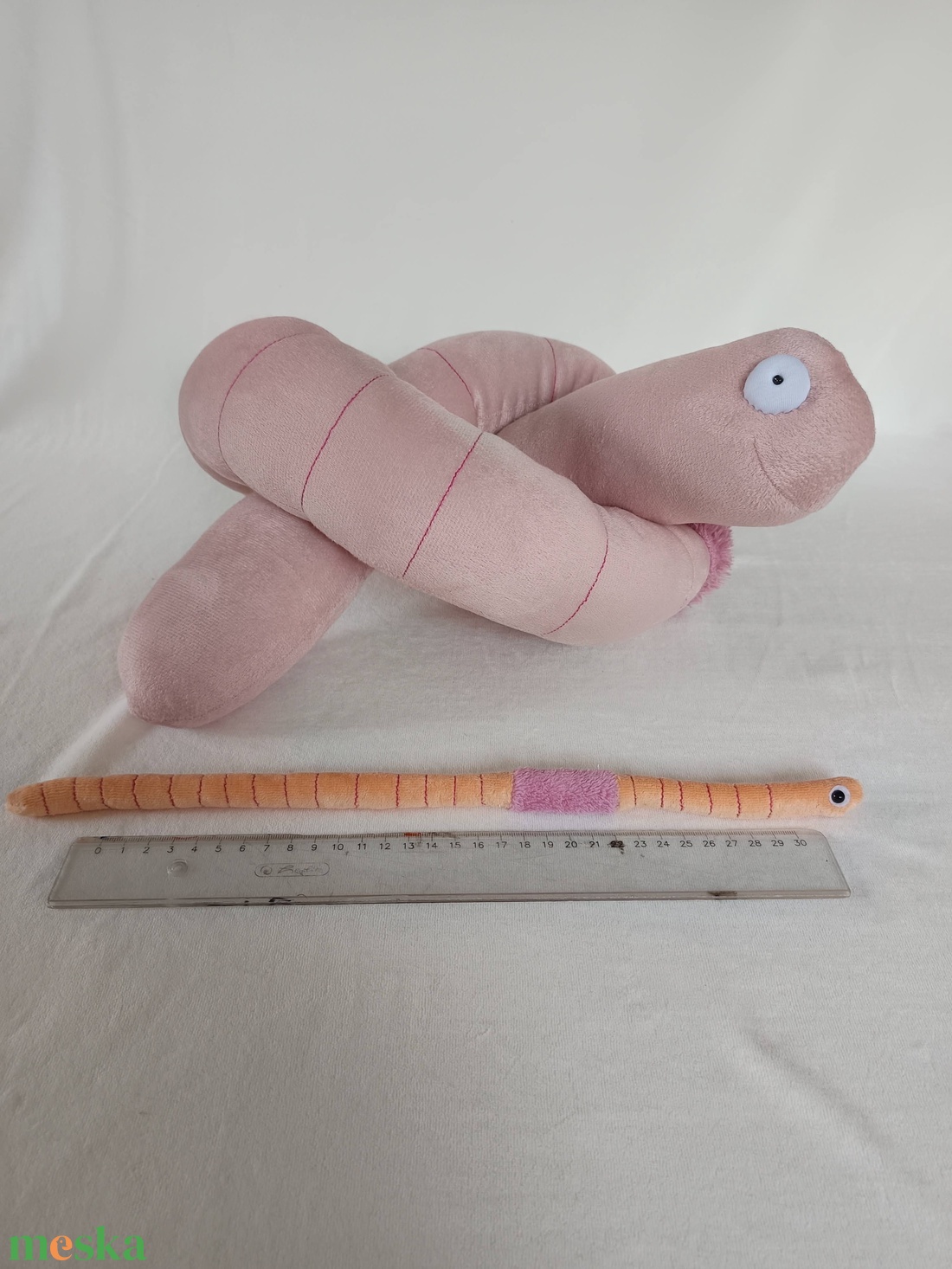 Életnagyságú Giliszta Babzsák, 35 centis Gusztustalan Gyűrűsféreg, Rendkívül Hasznos Talajlakó Kukac - játék & sport - plüssállat & játékfigura - más figura - Meska.hu