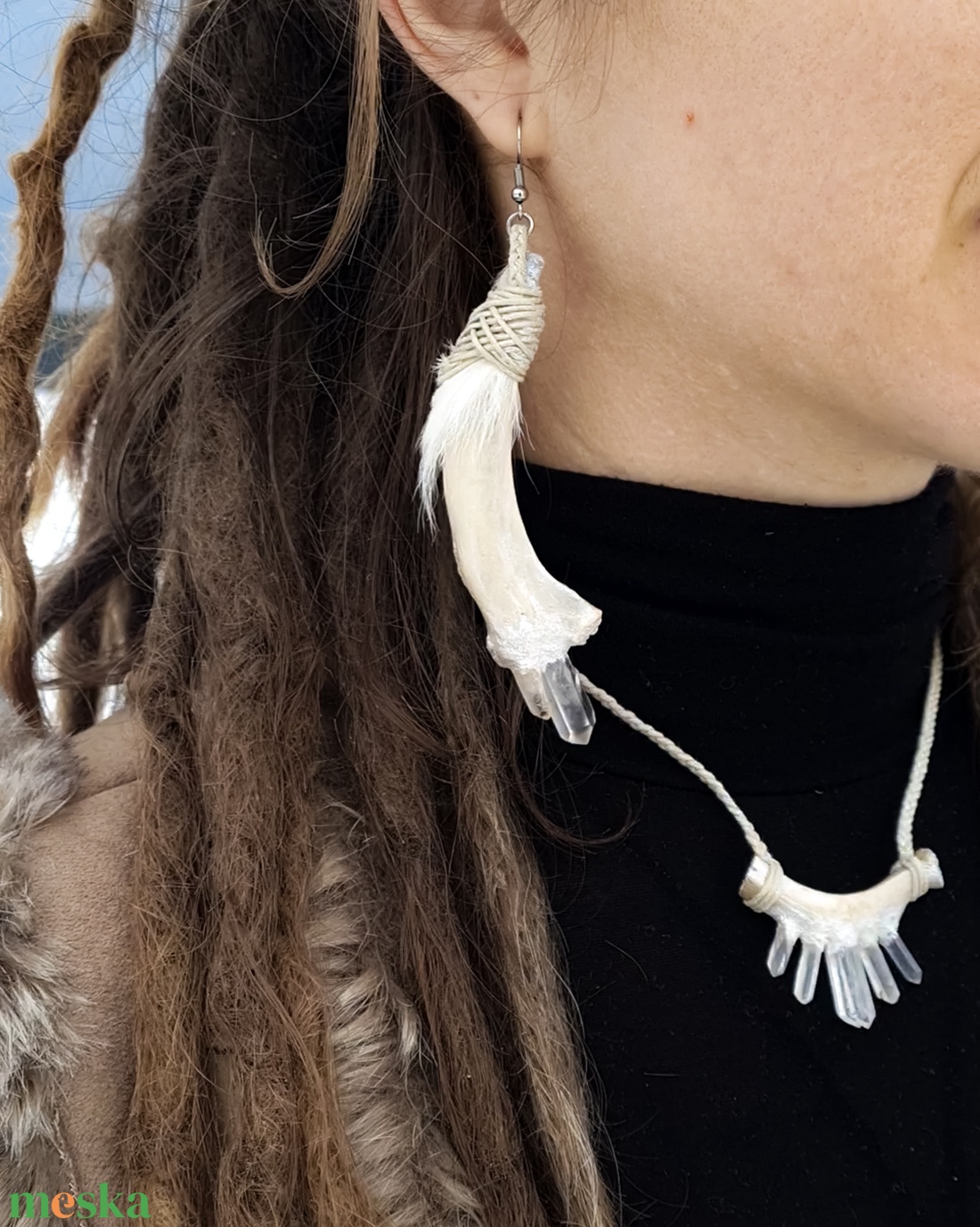 Hóvilág  Jégkristály talizmán csonttal, valódi szőrrel - ékszer - ékszerszett - Meska.hu