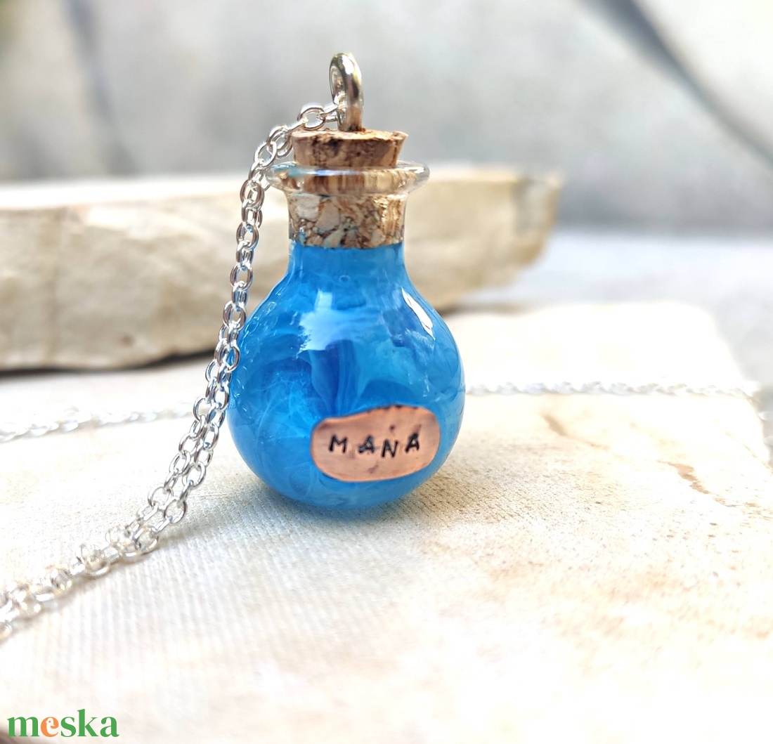 Mana varázsital medál, kék üvegcse nyaklánc sterling ezüst (925) láncon, dnd ékszer Dungeons and Dragons medál, potion - ékszer - nyaklánc - medálos nyaklánc - Meska.hu