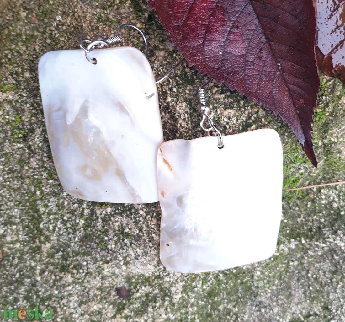 Gyöngyház csillogás Kagylóhély fülbevaló - ékszer - fülbevaló - lógó fülbevaló - Meska.hu