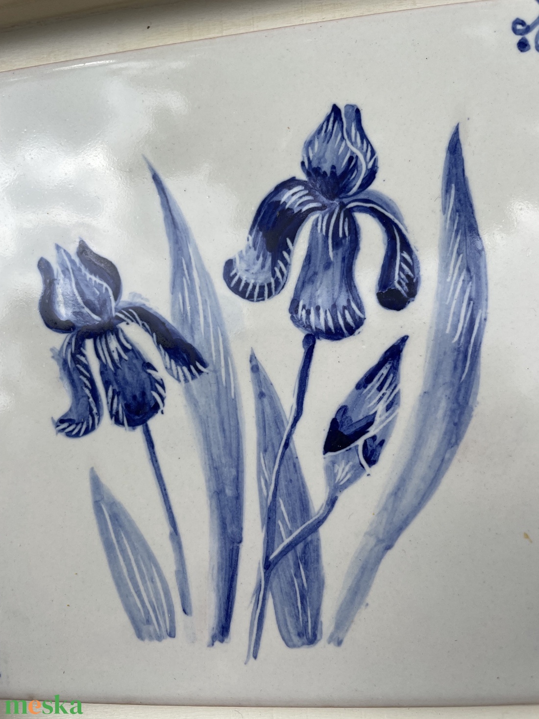 Kézzel festett mázazott portugál csempe virággal/ irisz - otthon & életmód - dekoráció - fali és függő dekoráció - csempe - Meska.hu