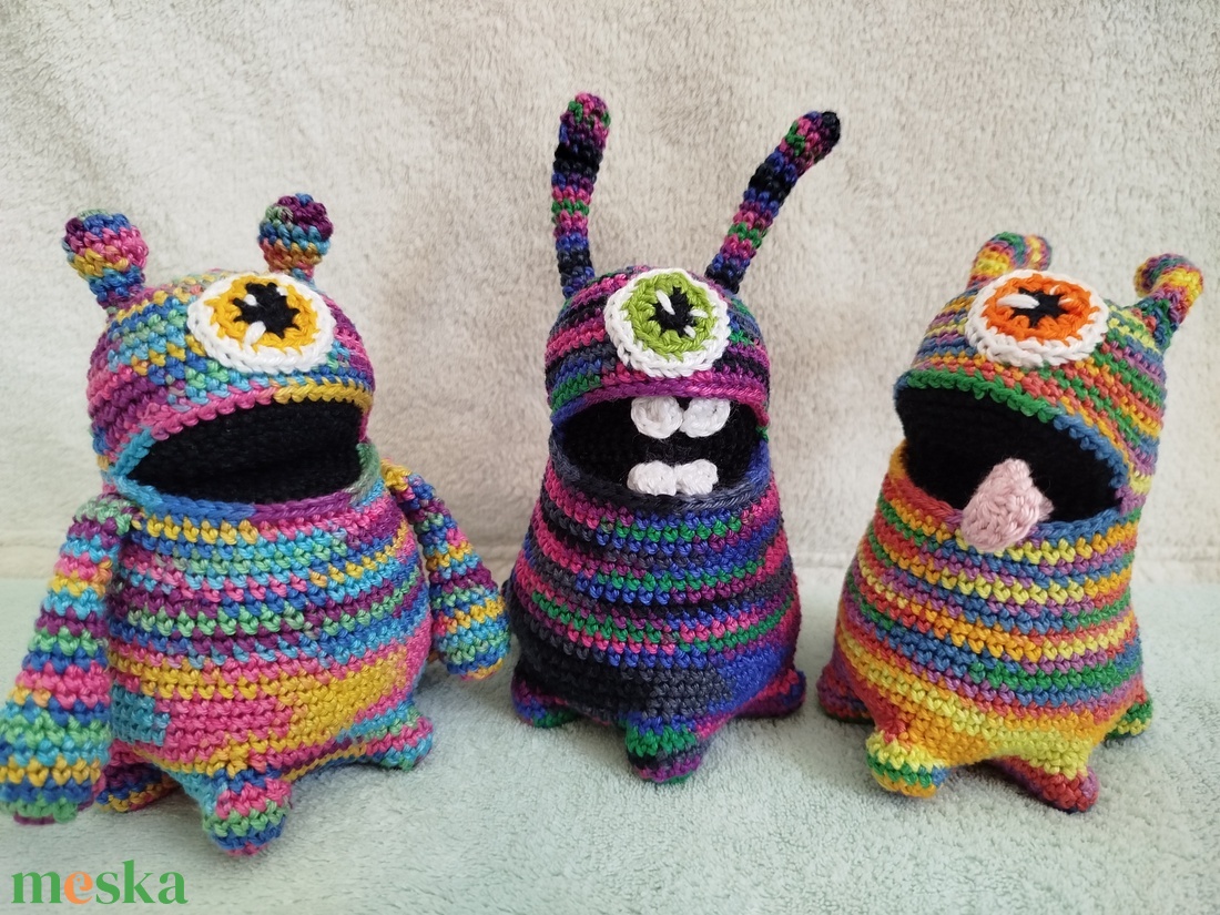 Horgolt szörnyi horgolt szemmel - játék & sport - plüssállat & játékfigura - más figura - Meska.hu