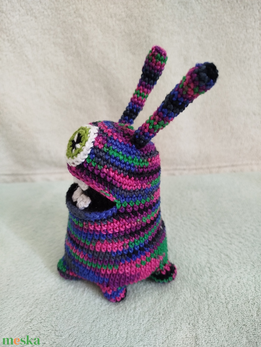 Horgolt szörnyi horgolt szemmel - játék & sport - plüssállat & játékfigura - más figura - Meska.hu