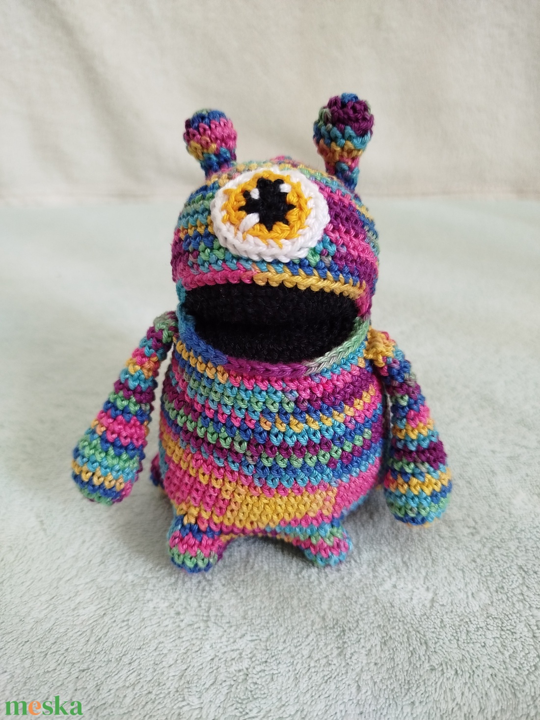 Horgolt szörnyi horgolt szemmel - játék & sport - plüssállat & játékfigura - más figura - Meska.hu