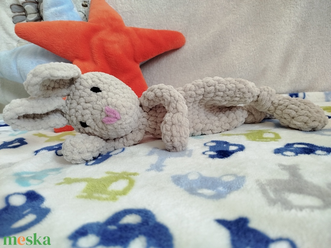 Horgolt nyuszi szundipajti  - játék & sport - plüssállat & játékfigura - nyuszi - Meska.hu