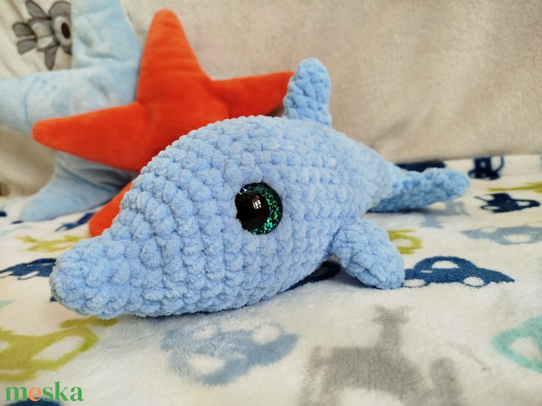 Horgolt delfin plüss világoskék - játék & sport - plüssállat & játékfigura - más figura - Meska.hu