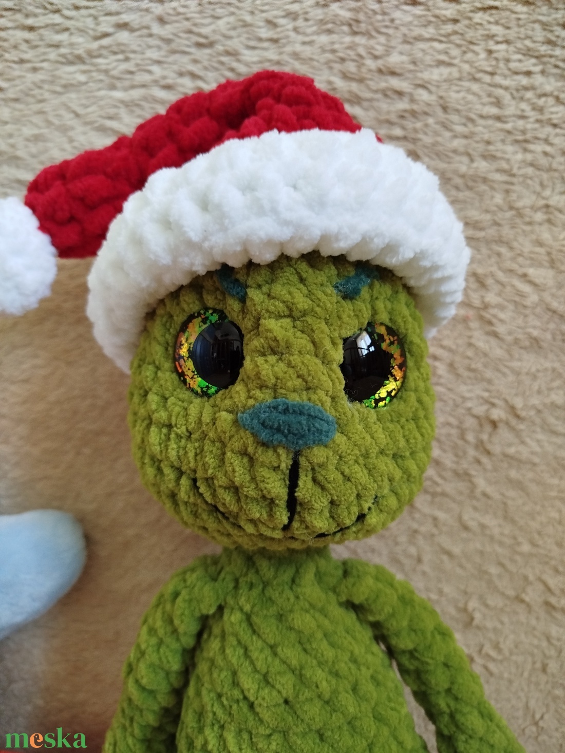 Horgolt grincs mikulás sapkával - játék & sport - plüssállat & játékfigura - más figura - Meska.hu