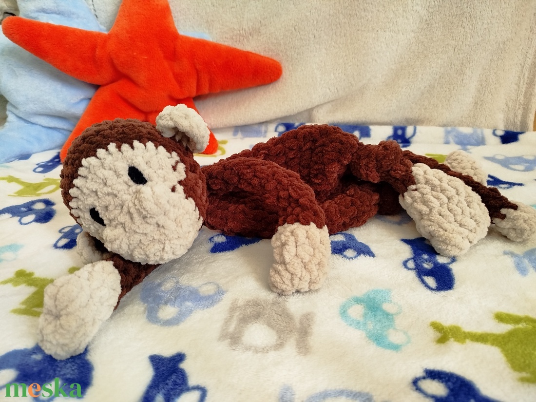 Horgolt majom szundipajti - játék & sport - plüssállat & játékfigura - majom - Meska.hu