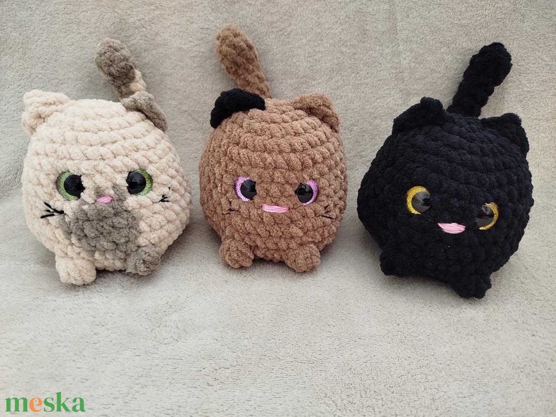 Horgolt gombóc cica - játék & sport - plüssállat & játékfigura - cica - Meska.hu