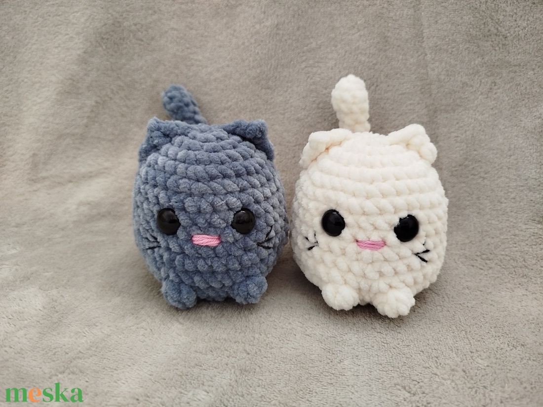 Horgolt gombóc cica - játék & sport - plüssállat & játékfigura - cica - Meska.hu