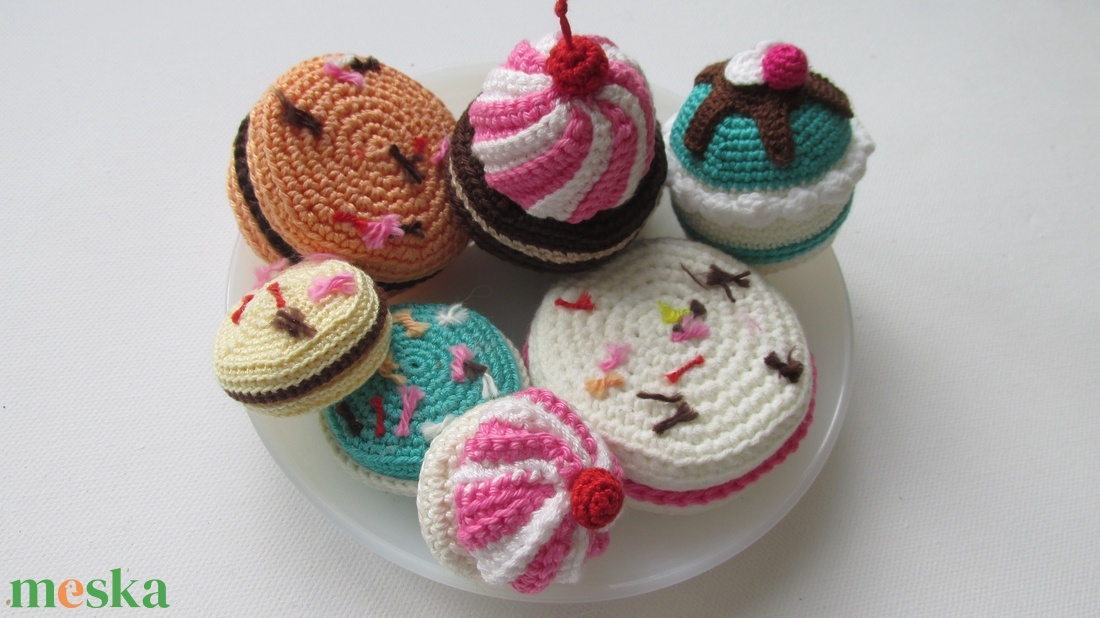 Amigurumi sütemények - amigurumi makaron - amigurumi muffin - horgolt makaron - horgolt muffin - játék & sport - szerepjáték - Meska.hu Amigurumi sütemények - amigurumi makaron - amigurumi muffin - horgolt makaron - horgolt muffin - játék & sport - szerepjáték - Meska.hu