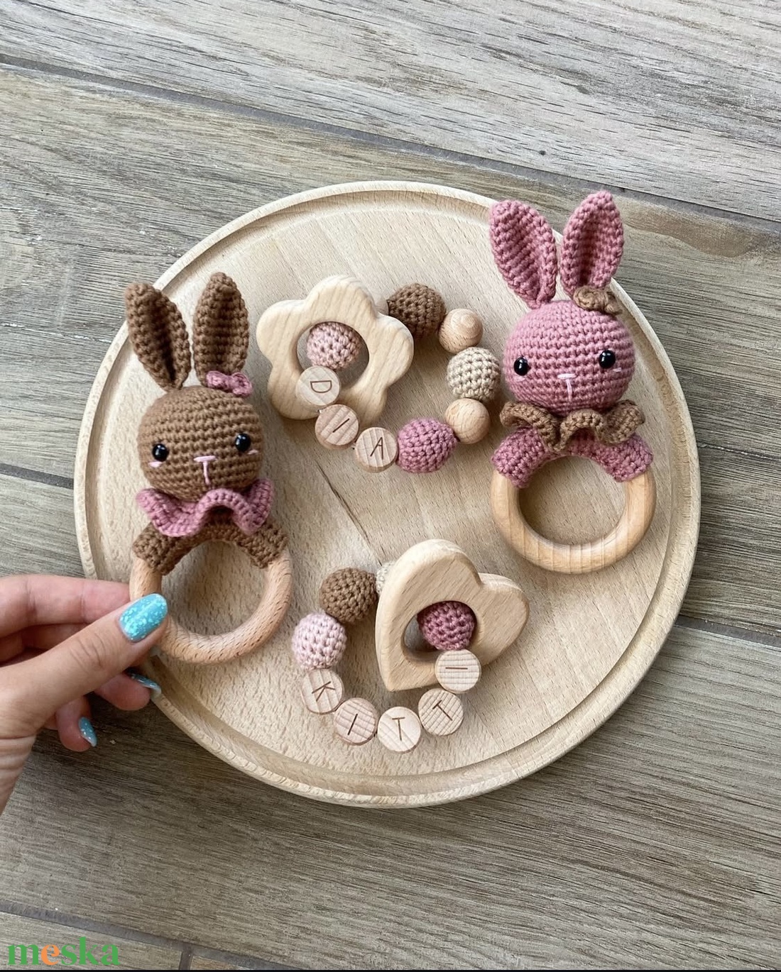 Horgolt nyuszi csörgő - játék & sport - 3 éves kor alattiaknak - csörgő - Meska.hu