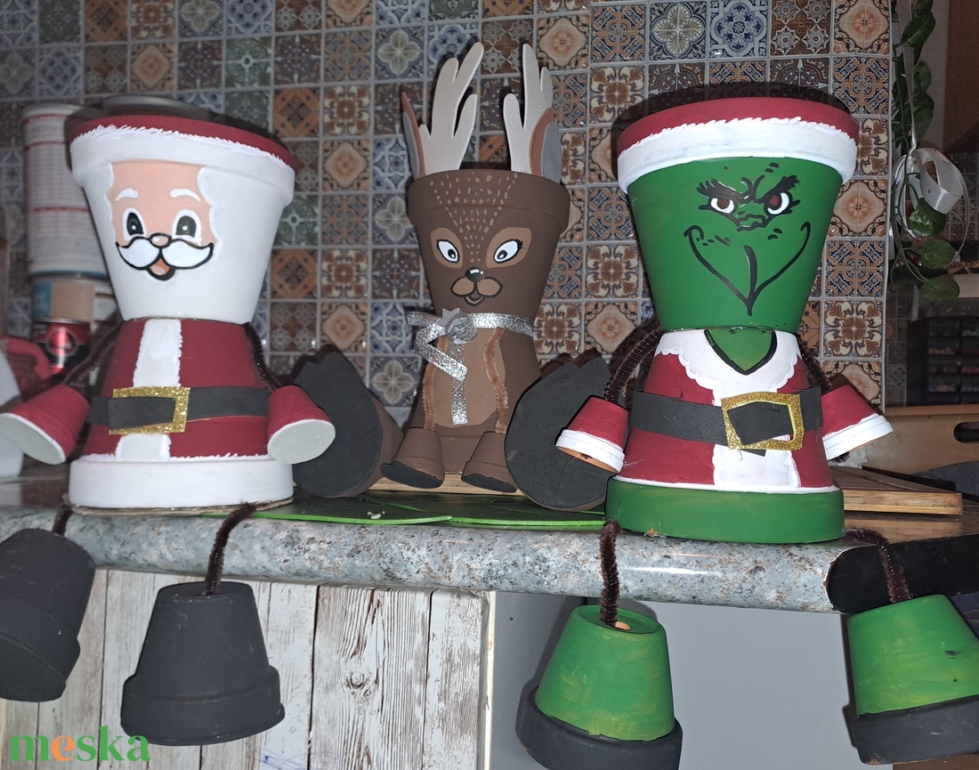 Karácsonyi cserépbaba Grinch, szarvas és Mikulás  - otthon & életmód - dekoráció - Meska.hu