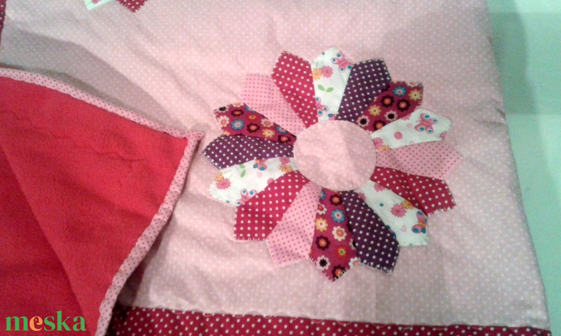 Bébi patchwork lányka takaró, rózsaszín virágokkal névvel, tökéletes ajándék Karácsonyra, keresztelőre, születéenapra - otthon & életmód - babaszoba, gyerekszoba - babatakaró, gyerek pléd - Meska.hu Bébi patchwork lányka takaró, rózsaszín virágokkal névvel, tökéletes ajándék Karácsonyra, keresztelőre, születéenapra - otthon & életmód - babaszoba, gyerekszoba - babatakaró, gyerek pléd - Meska.hu