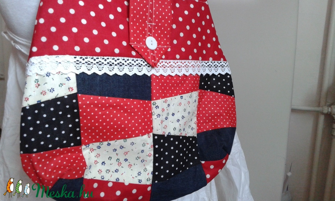 Retró jellegű patchwork táska, farmer, piros pöttyök és egy falatnyi csipke - táska & tok - kézitáska & válltáska - kézitáska - Meska.hu Retró jellegű patchwork táska, farmer, piros pöttyök és egy falatnyi csipke - táska & tok - kézitáska & válltáska - kézitáska - Meska.hu