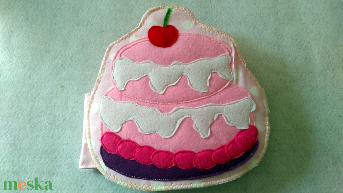 Torta alakú csendeskönyv, Szülinapi ajándék, Matató, Összerakható torta díszekkel, Személyre szabott ajándék, Baba könyv - játék & sport - textilkönyv & babakönyv - Meska.hu