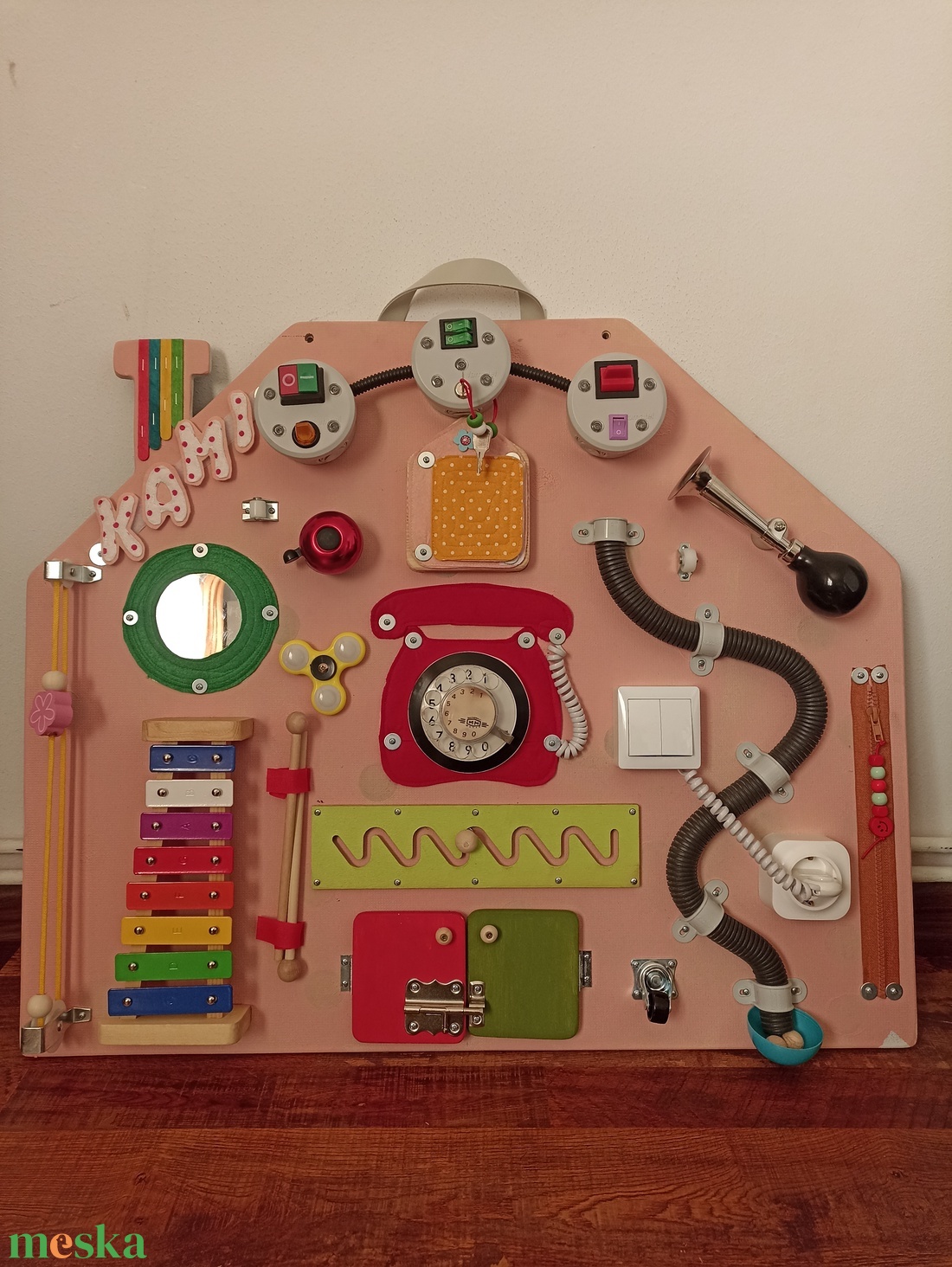 Zajos :) Matatófal fából világítós kapcsolókkal  falra szerelhetős, hordozhatós, vagy állíthatós formában - játék & sport - készségfejlesztő és logikai játék - oktató játékok - Meska.hu