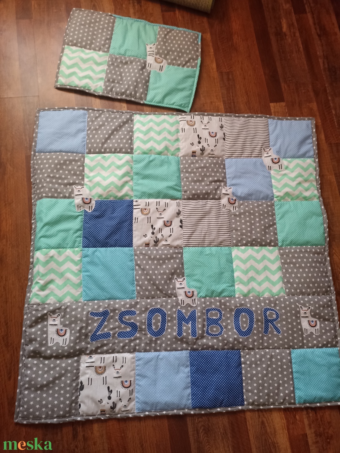 Patchwork babatakaró, kisfiús színösszetételben, névvel - otthon & életmód - babaszoba, gyerekszoba - babatakaró, gyerek pléd - Meska.hu Patchwork babatakaró, kisfiús színösszetételben, névvel - otthon & életmód - babaszoba, gyerekszoba - babatakaró, gyerek pléd - Meska.hu