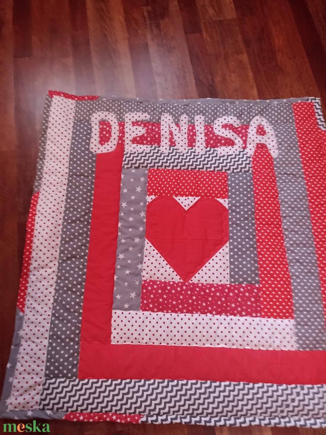 Patchwork / Foltvarrott babatakaró, piros szürke színben, Szívecske mintával és névvel ha szeretnéd - otthon & életmód - babaszoba, gyerekszoba - babatakaró, gyerek pléd - Meska.hu Patchwork / Foltvarrott babatakaró, piros szürke színben, Szívecske mintával és névvel ha szeretnéd - otthon & életmód - babaszoba, gyerekszoba - babatakaró, gyerek pléd - Meska.hu