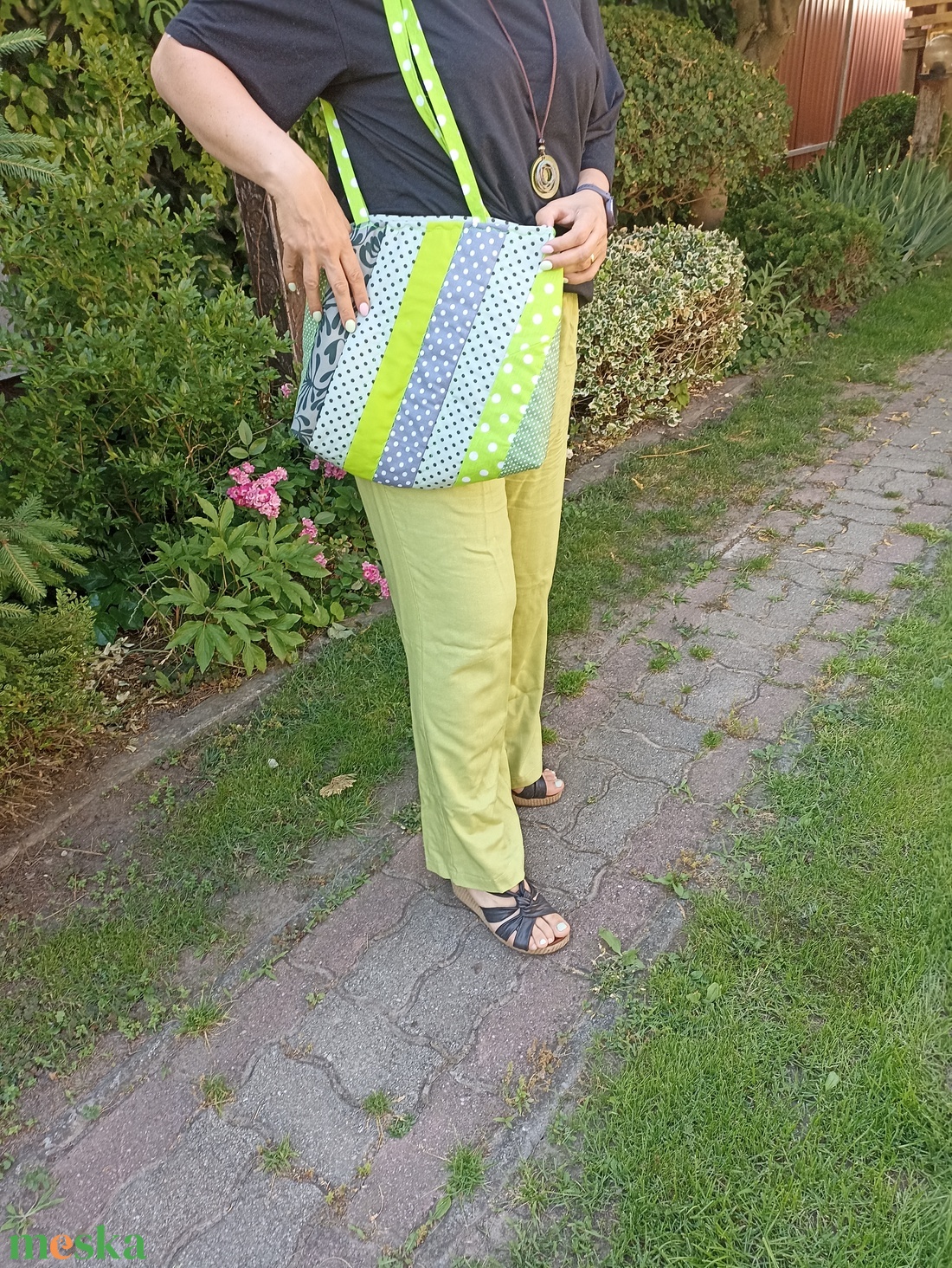 Zöld harmónia nyári táska patchwork - táska & tok - kézitáska & válltáska - vállon átvethető táska - Meska.hu Zöld harmónia nyári táska patchwork - táska & tok - kézitáska & válltáska - vállon átvethető táska - Meska.hu