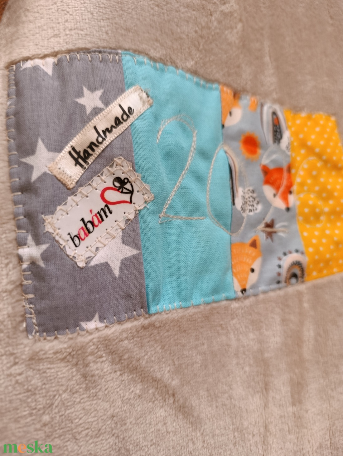Kék sárga róka   Patchwork babatakaró névvel és kis párnával, hátán egyedi személyre szabott ajándékról szóló címkével - baba - mama - baba ágynemű - babatakaró, gyerek pléd - Meska.hu