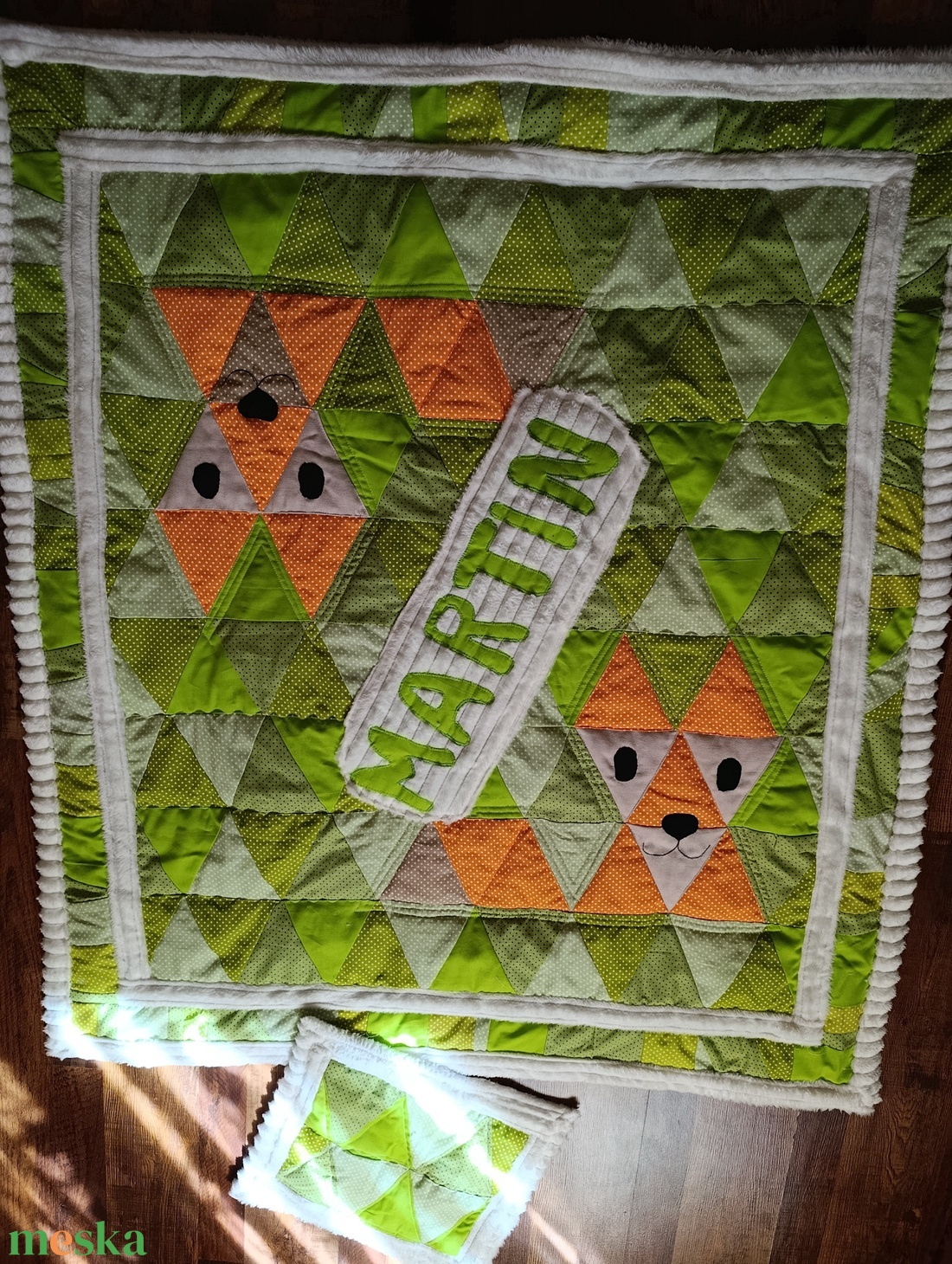 Rókás   Patchwork babatakaró névvel és kis párnával, hátán egyedi személyre szabott ajándékról szóló címkével - baba - mama - baba ágynemű - babatakaró, gyerek pléd - Meska.hu