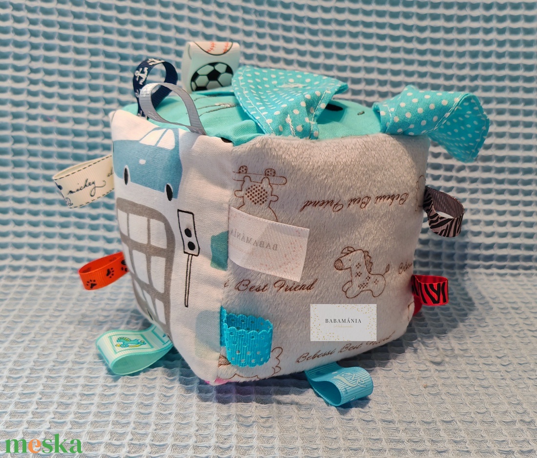 Húsvéti fiús nyuszis címkekocka - baba - mama - baba játékok - babakocka - Meska.hu