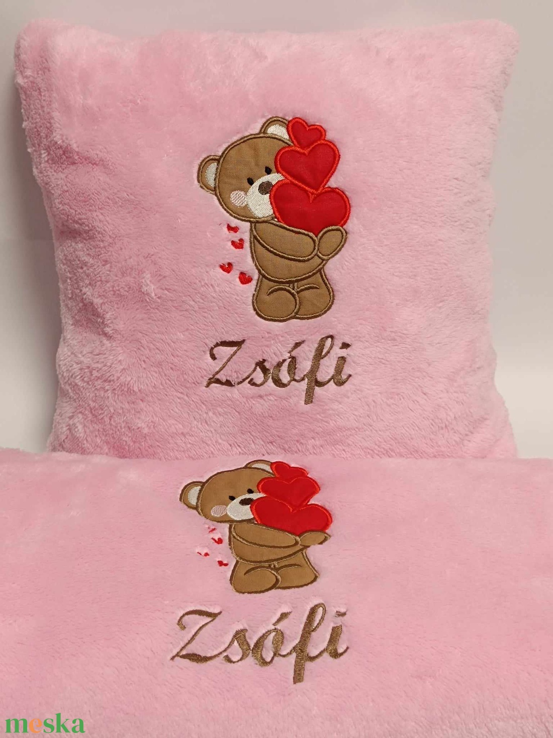 Babapléd (babatakaró) + párna szett,  több színben névvel és mintával hímezve - otthon & életmód - babaszoba, gyerekszoba - babatakaró, gyerek pléd - Meska.hu