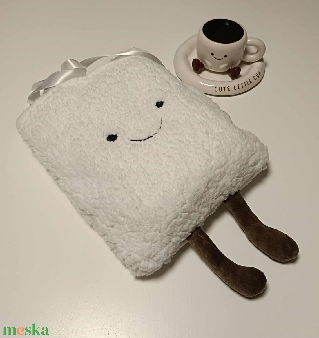 Lütyő a pihipuhi könyvtok  - könyv & zene - könyvtok - Meska.hu