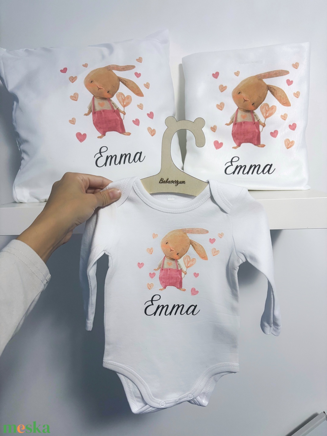 Névre szóló, rózsaszín nyuszis szett - otthon & életmód - babaszoba, gyerekszoba - babaszoba, gyerekszoba - Meska.hu